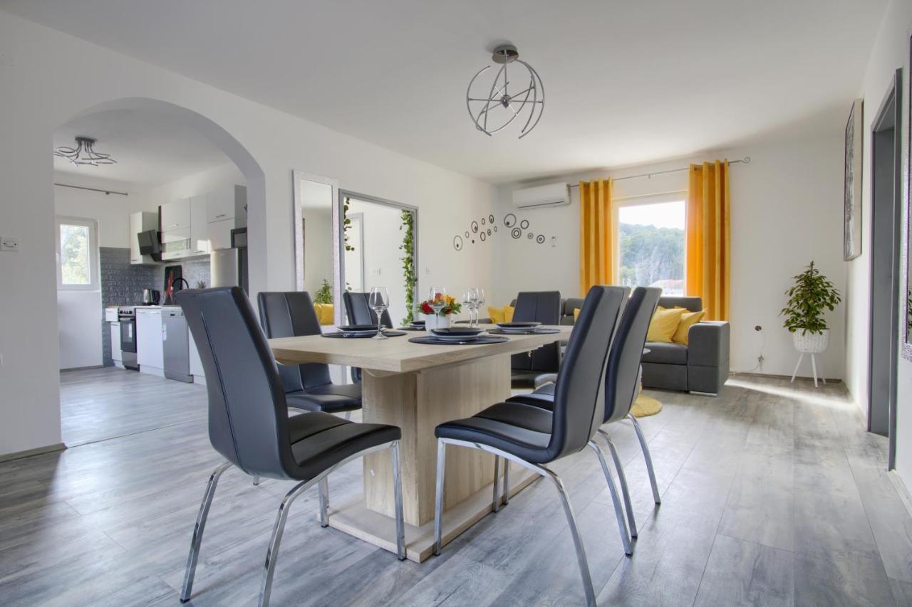 Apartments Villa Mihaela Banj Exterior photo