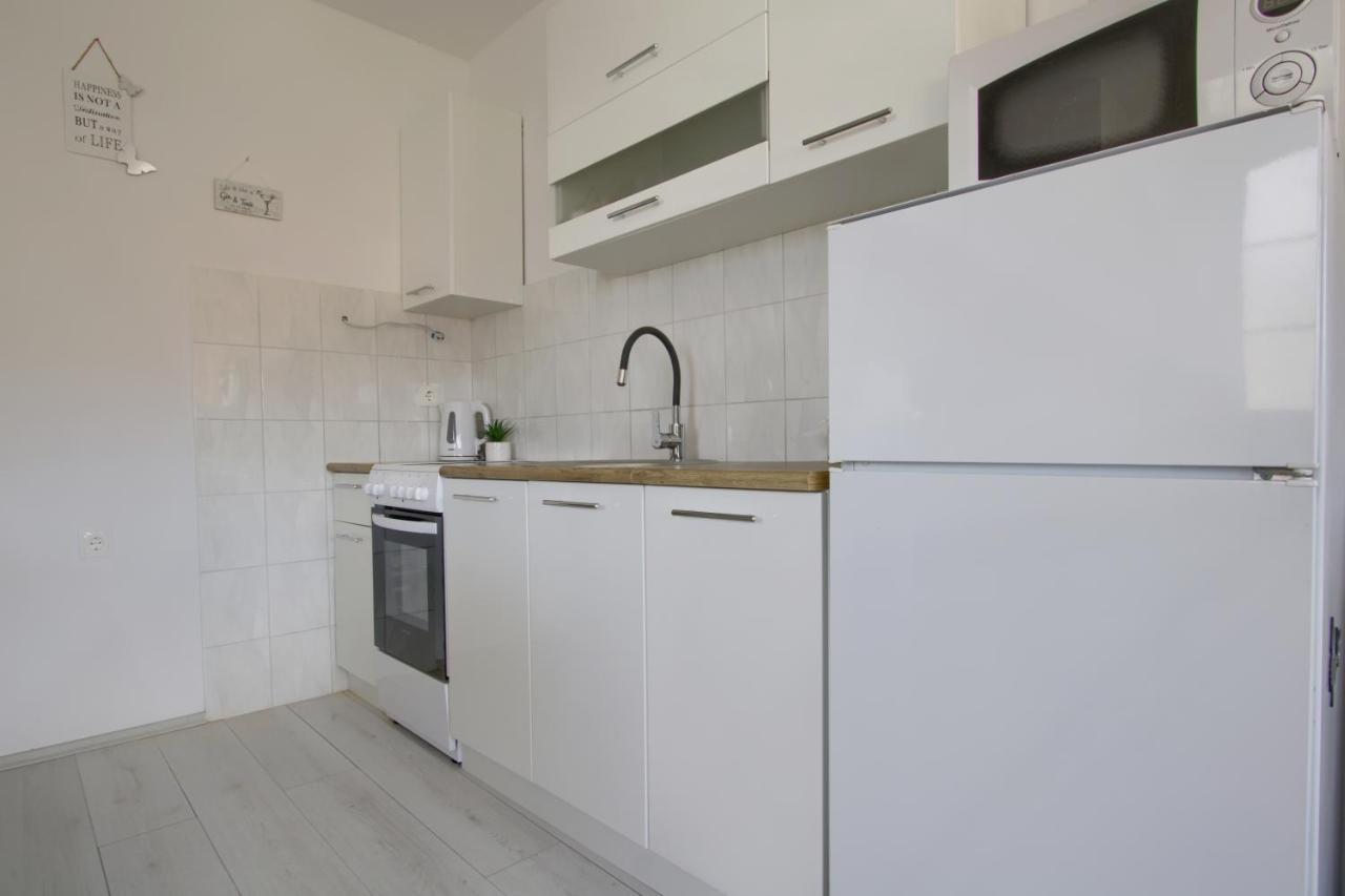 Apartments Villa Mihaela Banj Exterior photo